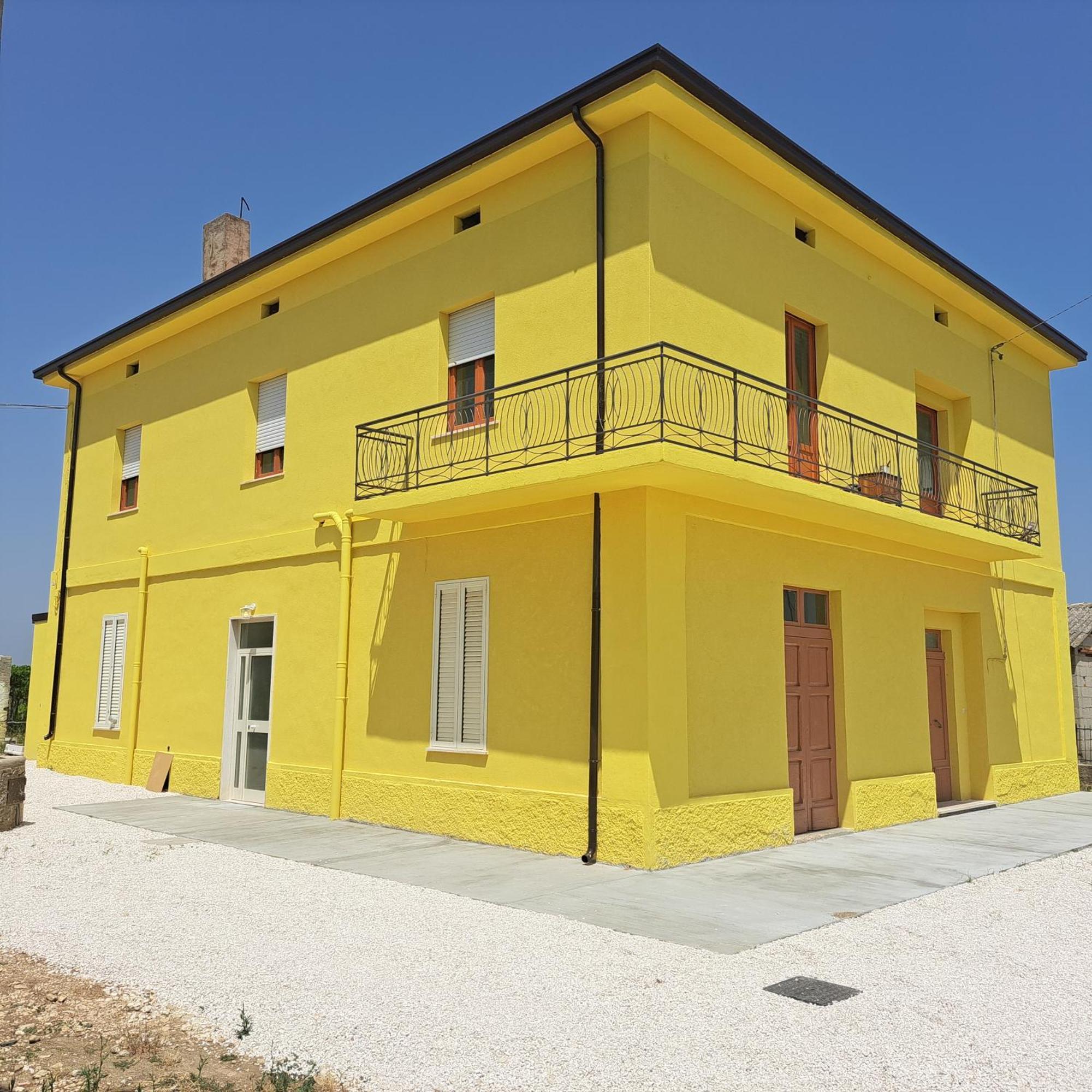 B & B Le Tre Rose Tollo ภายนอก รูปภาพ